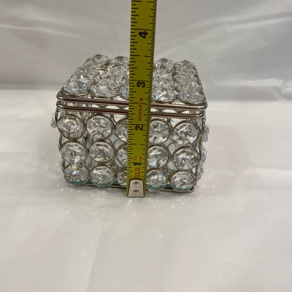 EUC TRINKET BOX WITH MIRRORED INTERIOR BOTTOM AND CRYSTALS SURROUNDING - Picture 12 of 12